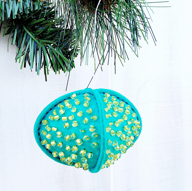 Papertrey Ink - Stitched Ornaments: Beaded Die